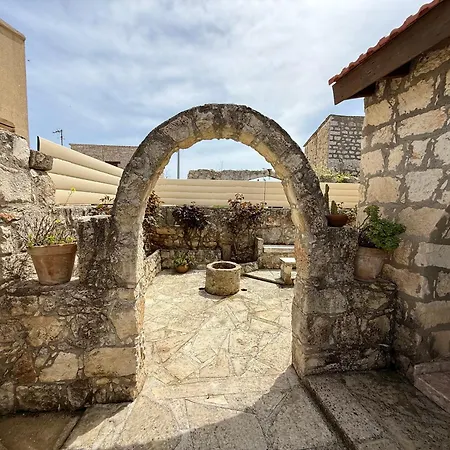 Villa Authentic 5 Bedroom Stone With Pool In *