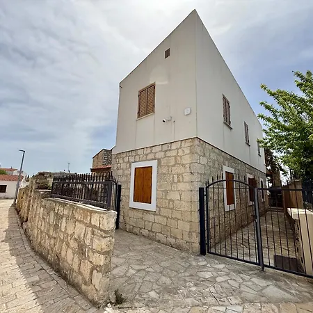 Villa Authentic 5 Bedroom Stone With Pool In Káthikasz