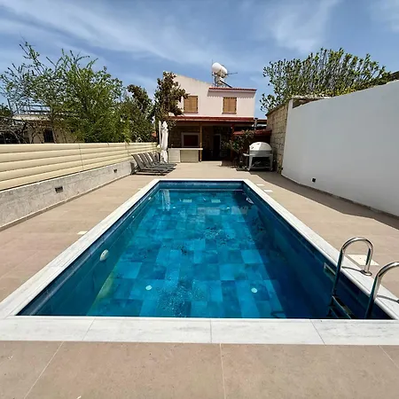 Authentic 5 Bedroom Stone With Pool In Villa