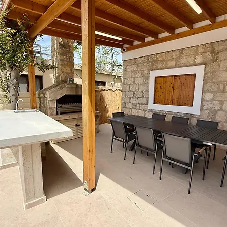 Authentic 5 Bedroom Stone With Pool In * Kathikas