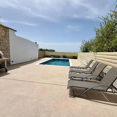 Authentic 5 Bedroom Stone With Pool In Villa Kathikas