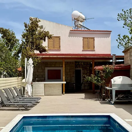 Villa Authentic 5 Bedroom Stone With Pool In