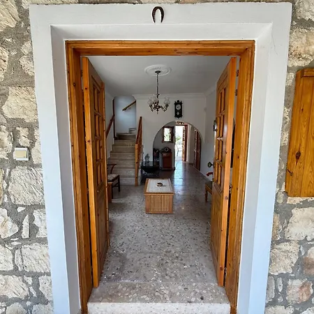 Villa Authentic 5 Bedroom Stone With Pool In