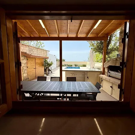 Villa Authentic 5 Bedroom Stone With Pool In *