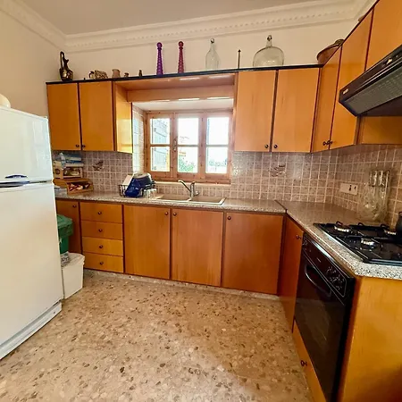 Authentic 5 Bedroom Stone With Pool In Villa *