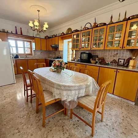 Villa Authentic 5 Bedroom Stone With Pool In *