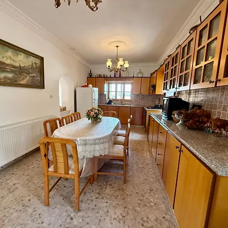 Villa Authentic 5 Bedroom Stone With Pool In
