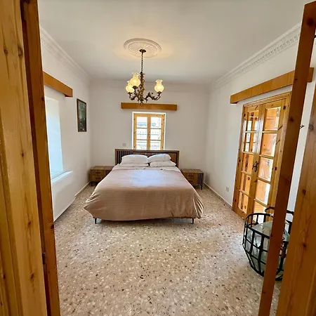 Authentic 5 Bedroom Stone With Pool In * Káthikasz