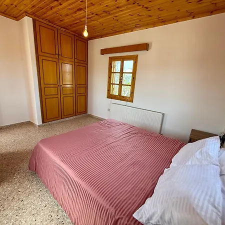 Authentic 5 Bedroom Stone With Pool In Villa *
