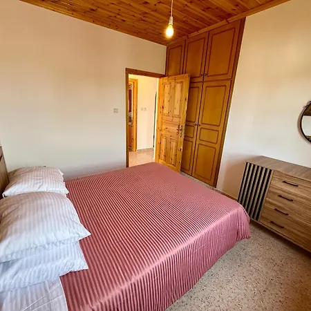 Authentic 5 Bedroom Stone With Pool In Villa