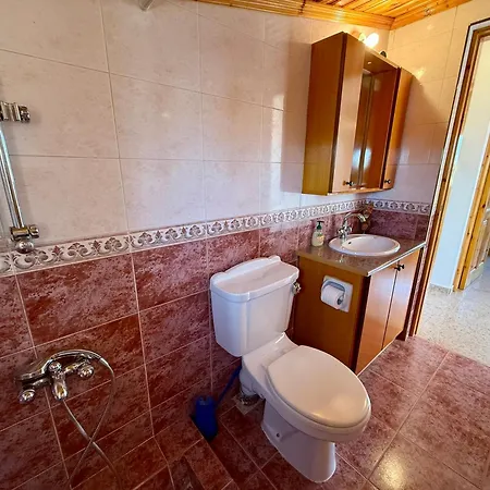 Villa Authentic 5 Bedroom Stone With Pool In Kathikas