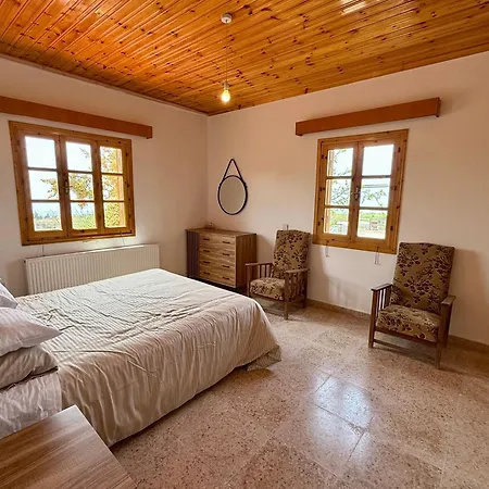 Villa Authentic 5 Bedroom Stone With Pool In *